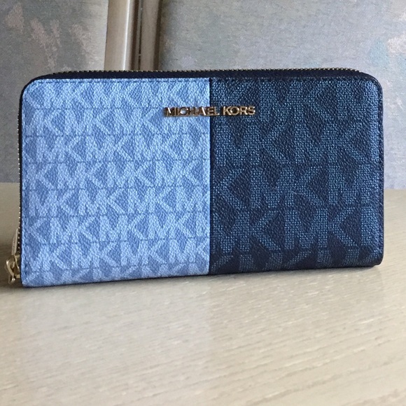 Michael Kors Handbags - Michael Kors Jet Set Chambray Multi Wallet